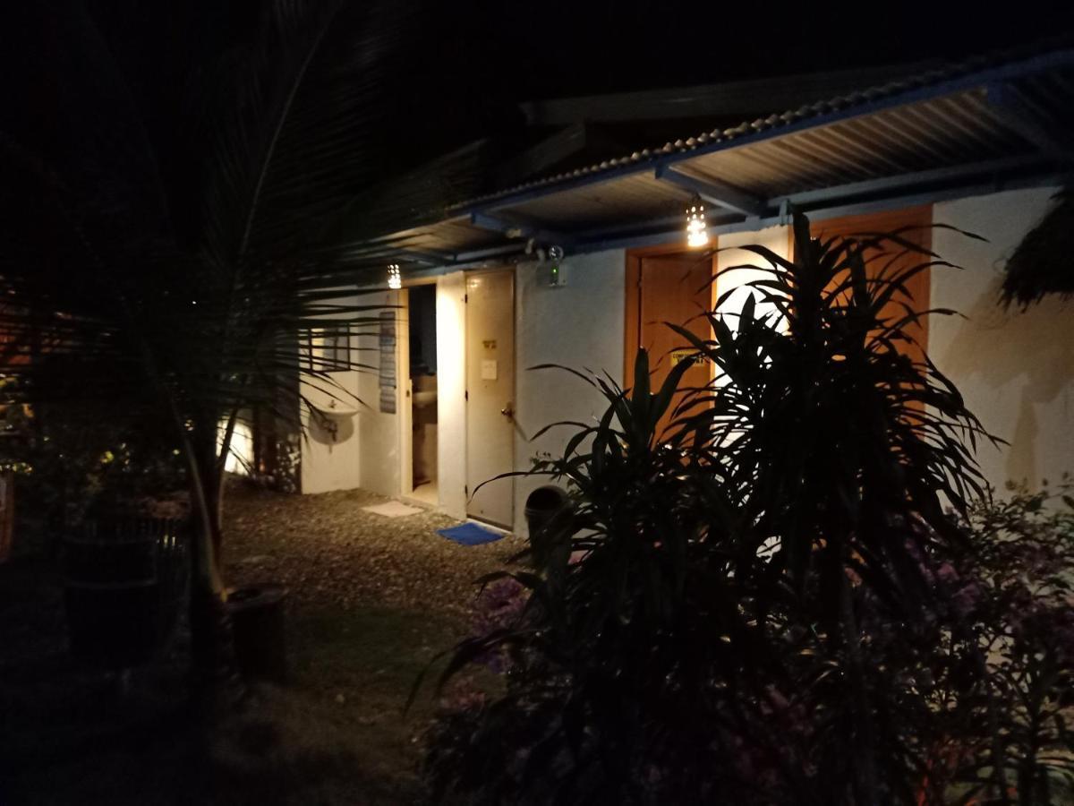 Moalboal Bamboo House / Rooms 外观 照片